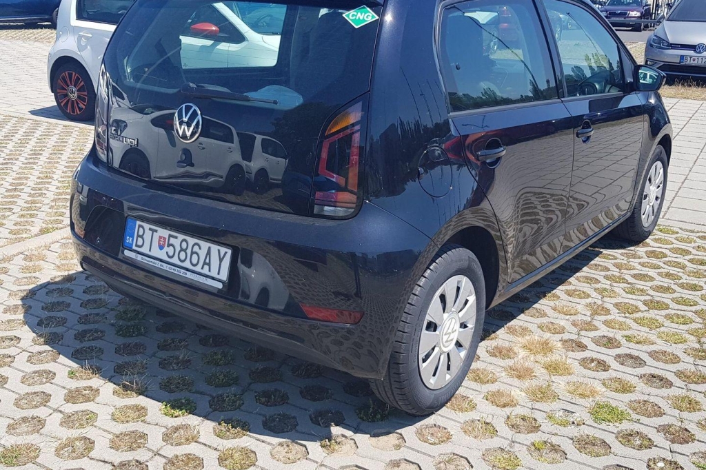 Volkswagen Up 2020 photo 2
