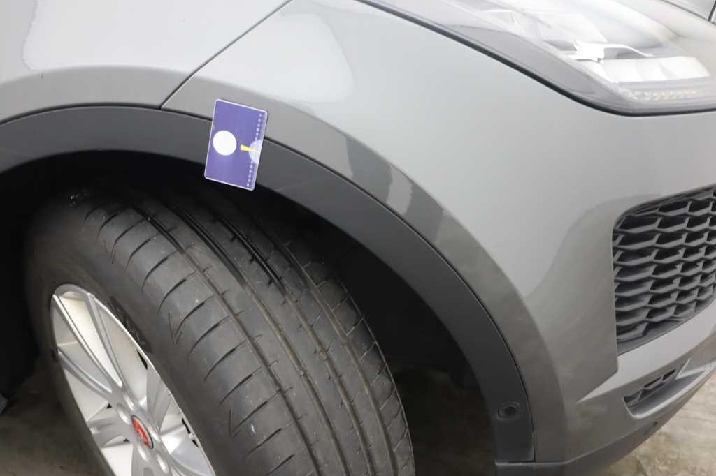 Jaguar E-Pace 2018 фото 16