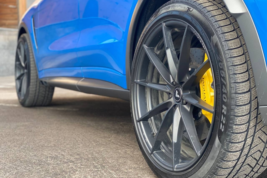 Jaguar F-Pace SVR 2020 photo 19