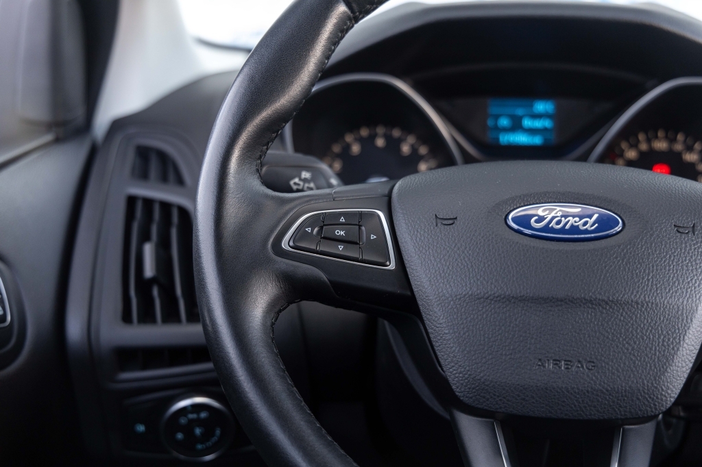 Ford Focus 2016 фото 15