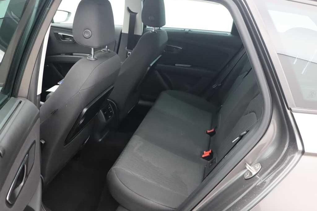 SEAT Leon ST 2015 photo 1