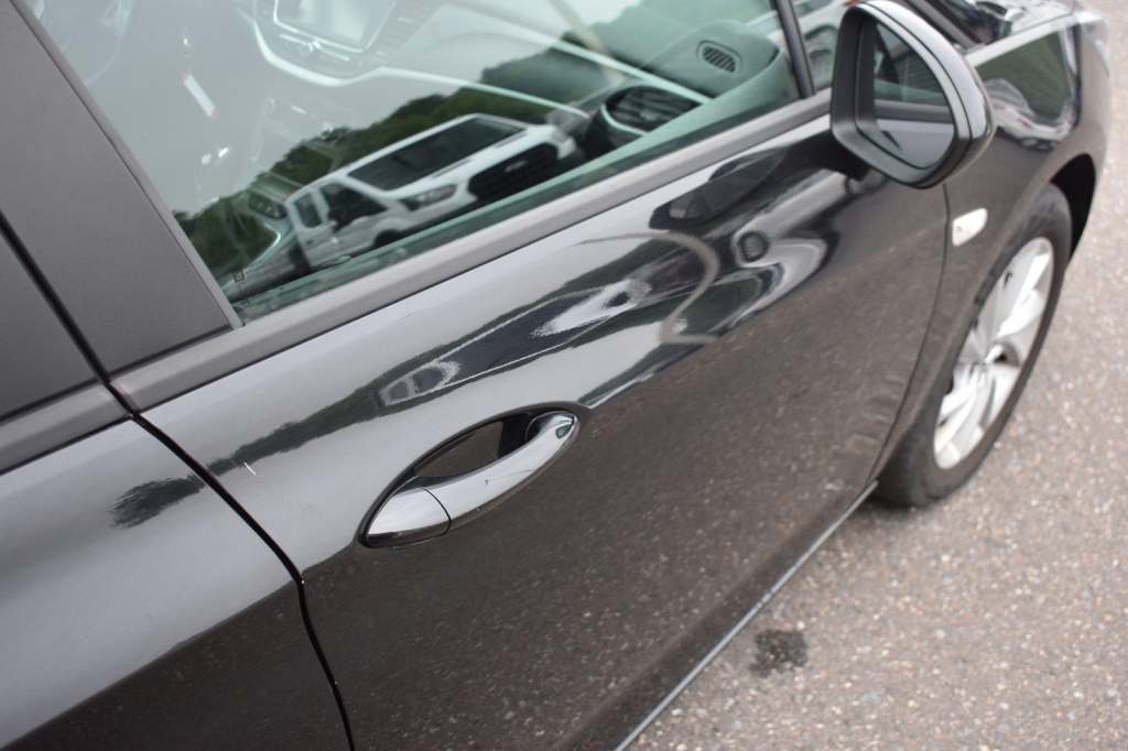 Opel Astra Sports Tourer 2019 фото 18