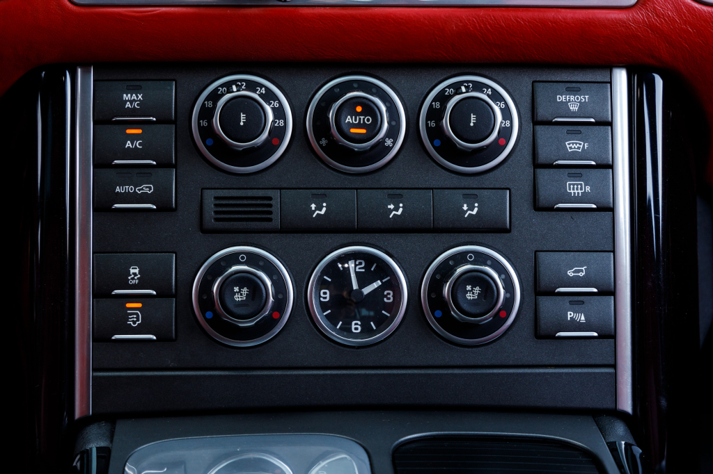 Land Rover Range Rover Vogue 2011 photo 11