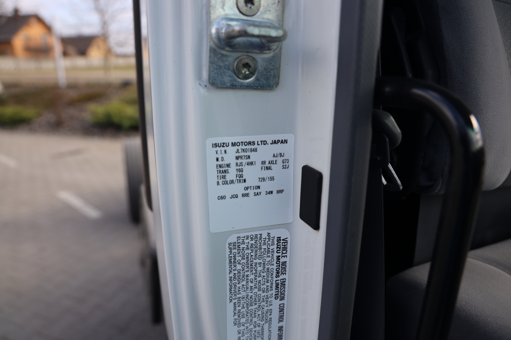 Isuzu NPR 2019 фото 32