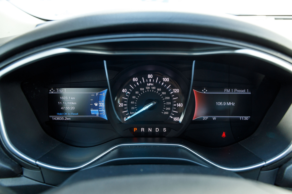 Ford Fusion Titanium 2016 фото 23