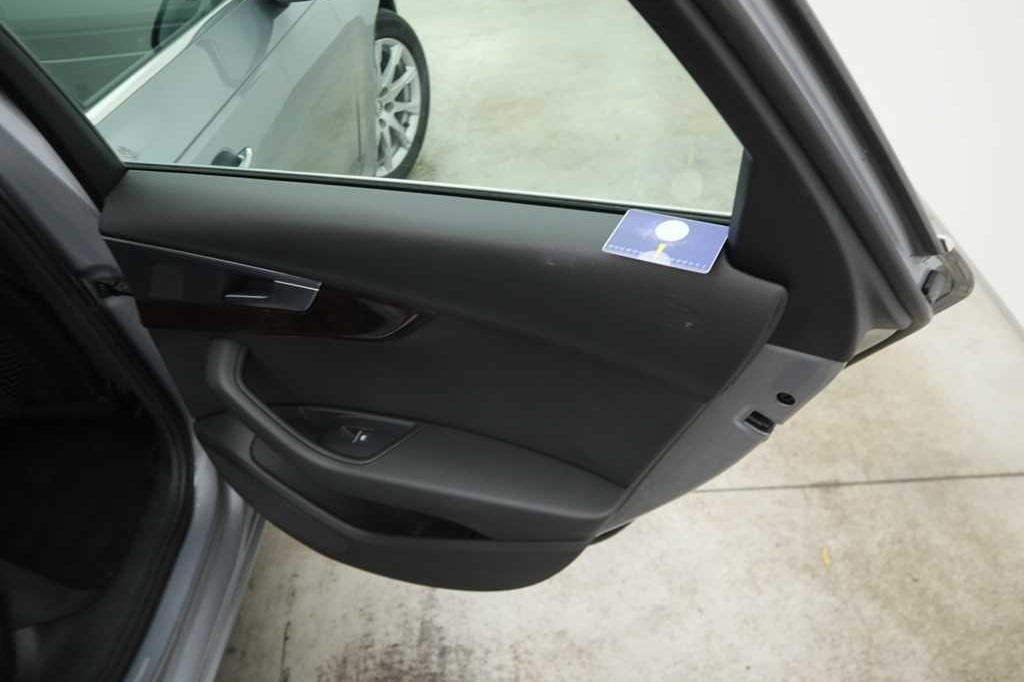 Audi A4 2016 фото 9