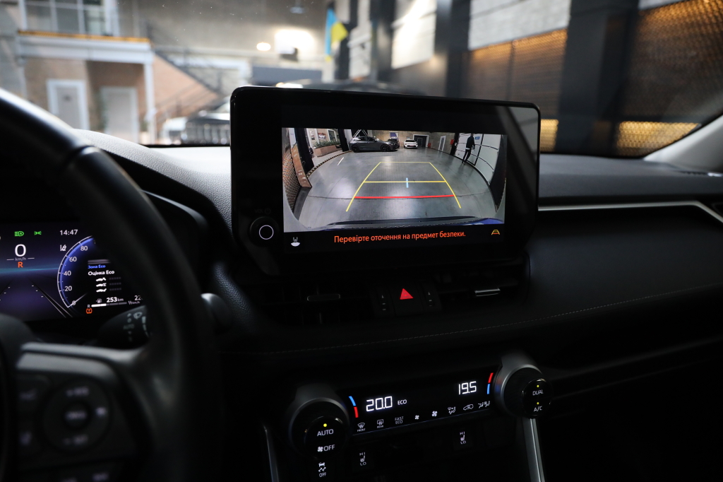 Toyota RAV4 2023 фото 23