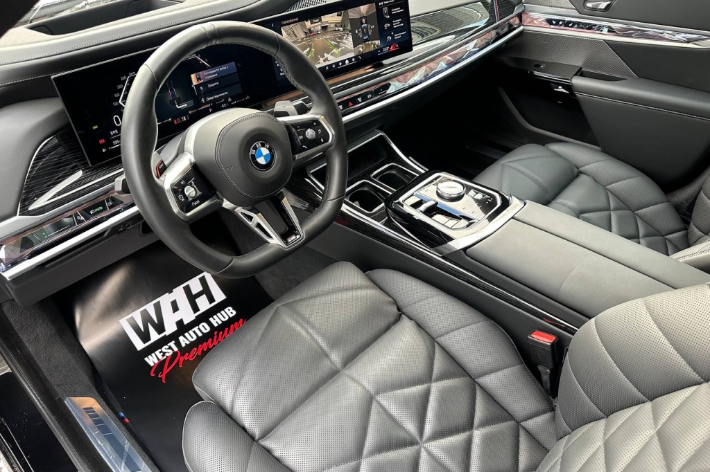 BMW 7 Series 740d 2024 фото 10