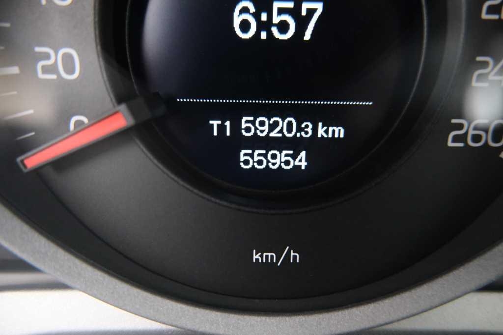 Volvo XC60 2018 photo 2