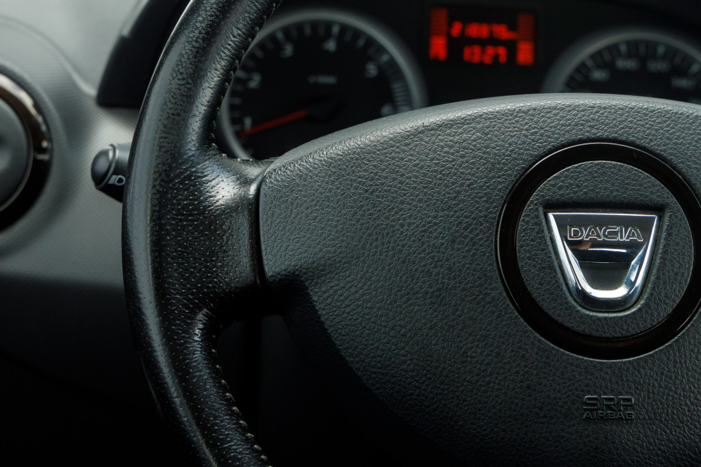 Dacia Duster 4x4 2011 фото 13