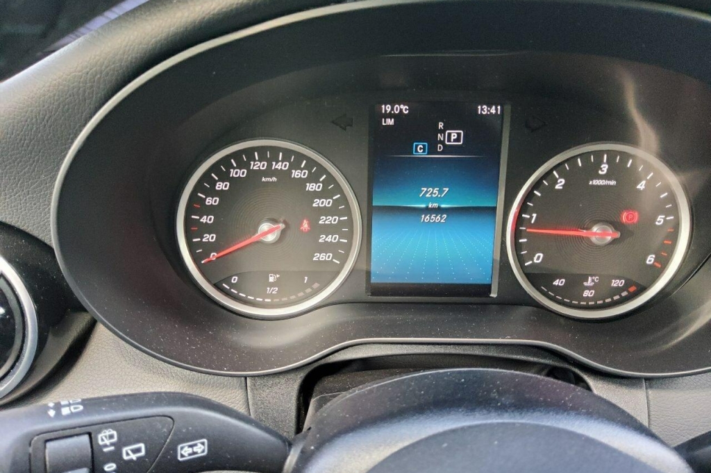 Mercedes-Benz C-Klasse 2019 photo 2