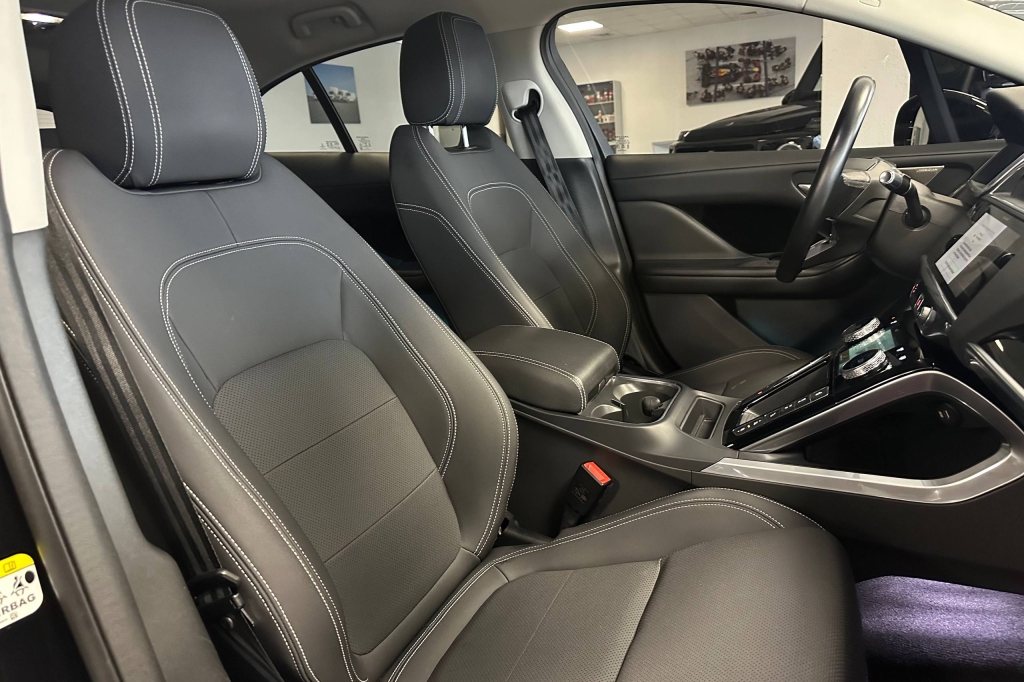 Jaguar I-Pace EV400 2021 photo 13