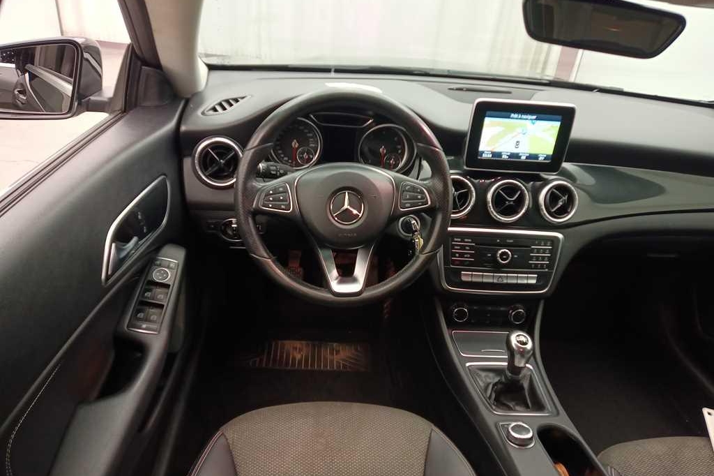 Mercedes-Benz CLA-Klasse 2016 photo 2