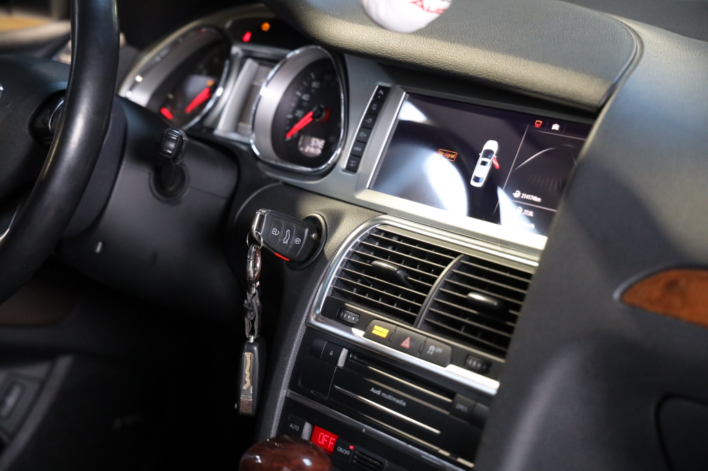 Audi Q7 2015 фото 39