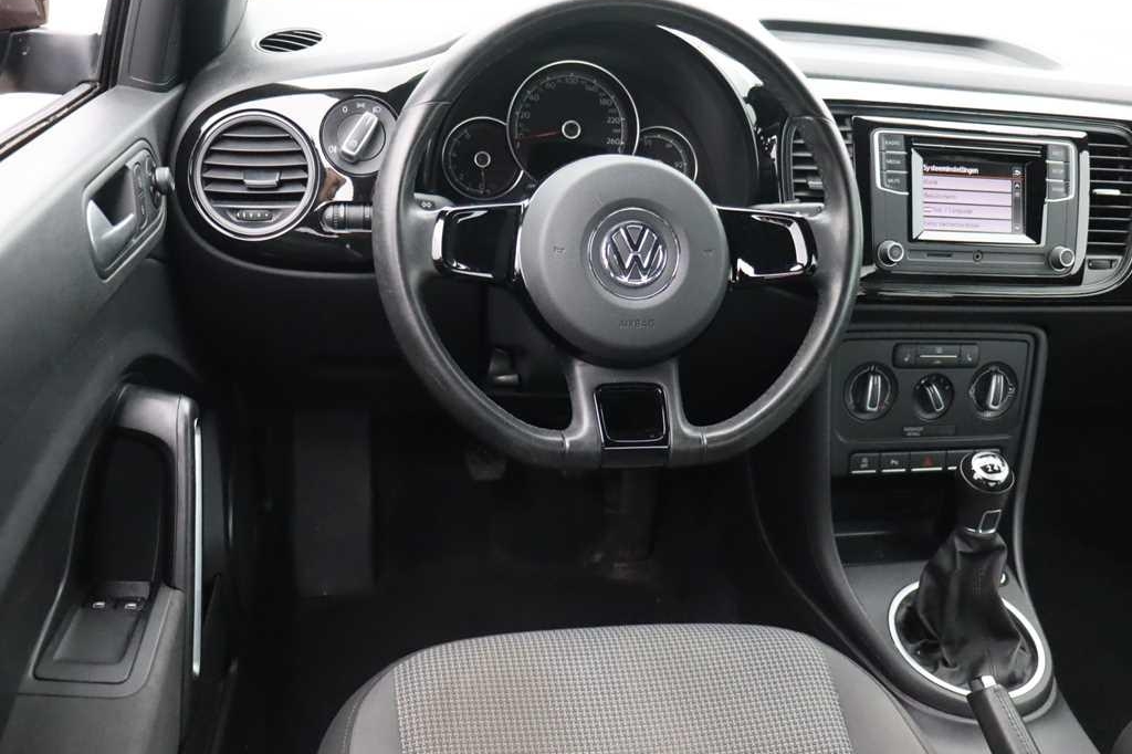 Volkswagen Beetle 2017 фото 1