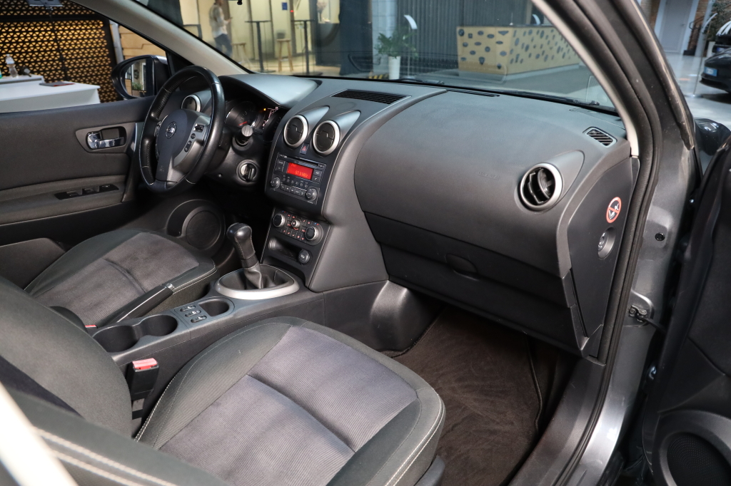 Nissan Qashqai 1.6 2013 фото 20