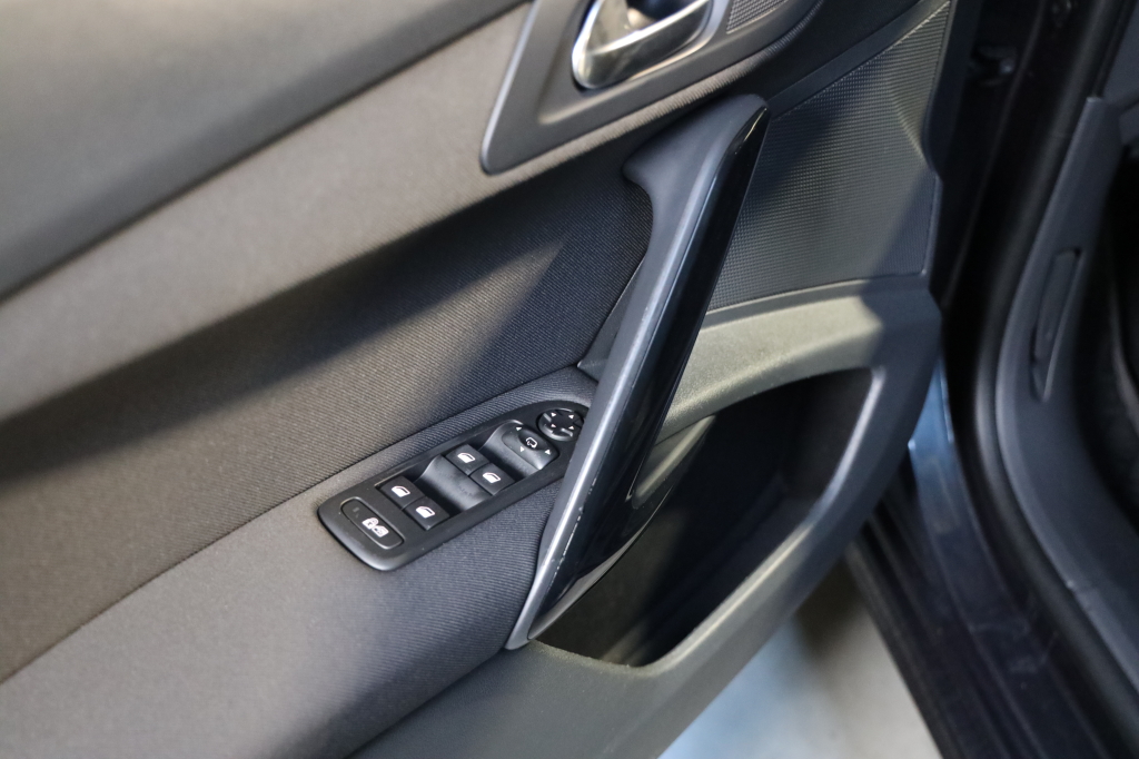 Peugeot 508 2014 photo 36