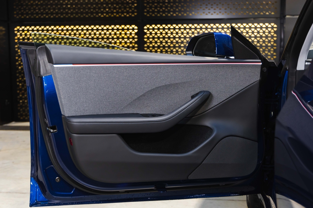 Tesla Model 3 2024 фото 14