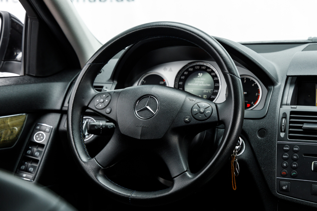 Mercedes-Benz C 220 Avantgarde 2008 photo 24