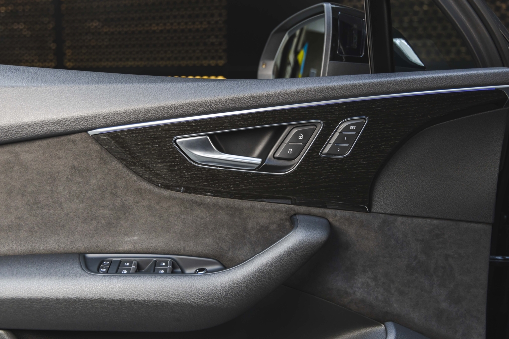 Audi Q7 S-Line 2021 photo 16