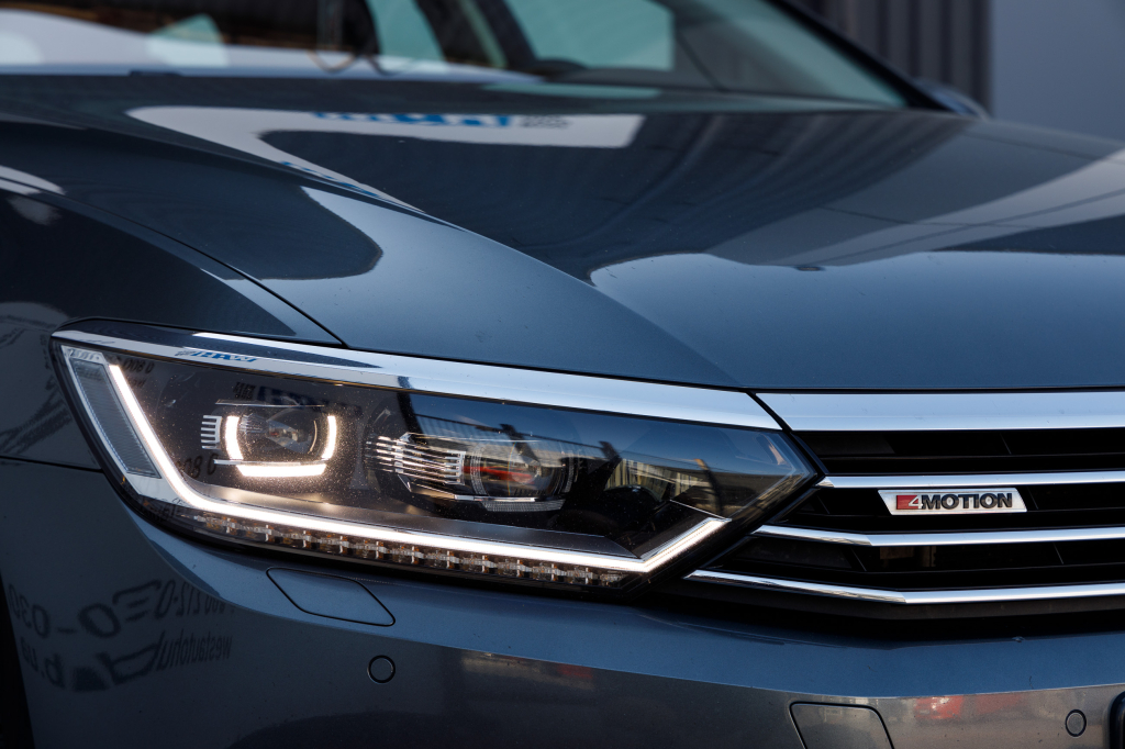 Volkswagen Passat B8 Highline 4Motion 2016 фото 35