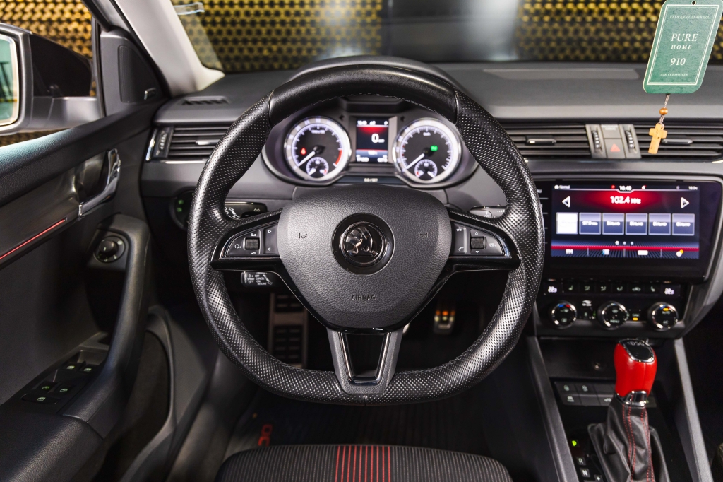 Skoda Octavia 2018 photo 24