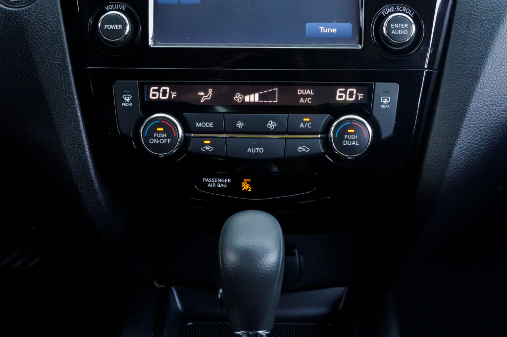 Nissan Rogue SV AWD 2014 photo 11