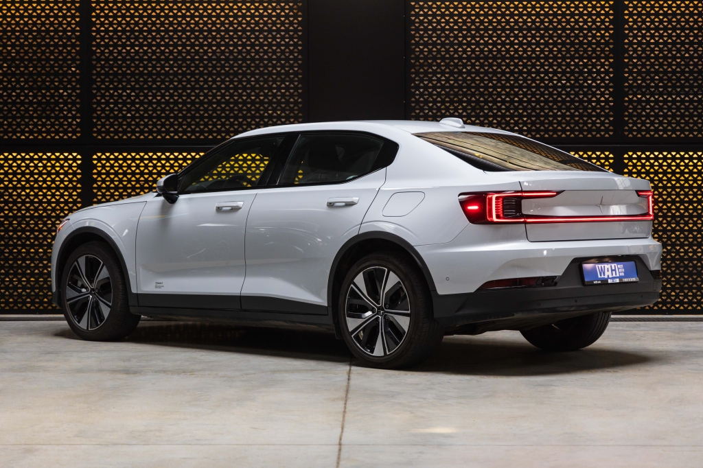 Polestar 2 2022 фото 10