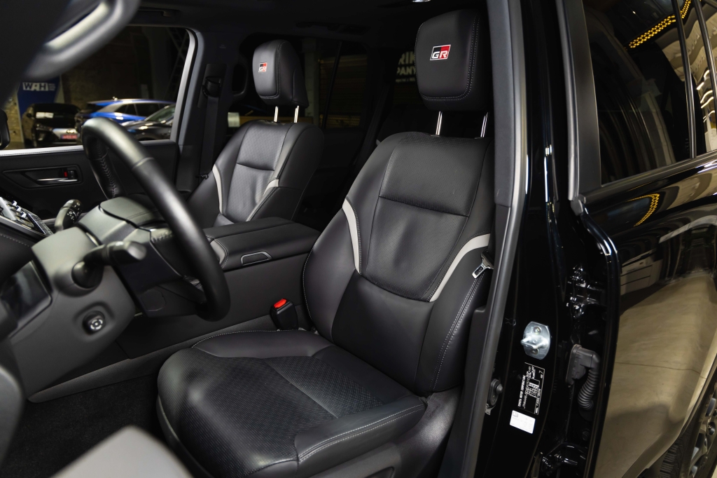 Toyota Land Cruiser GR 2023 фото 18