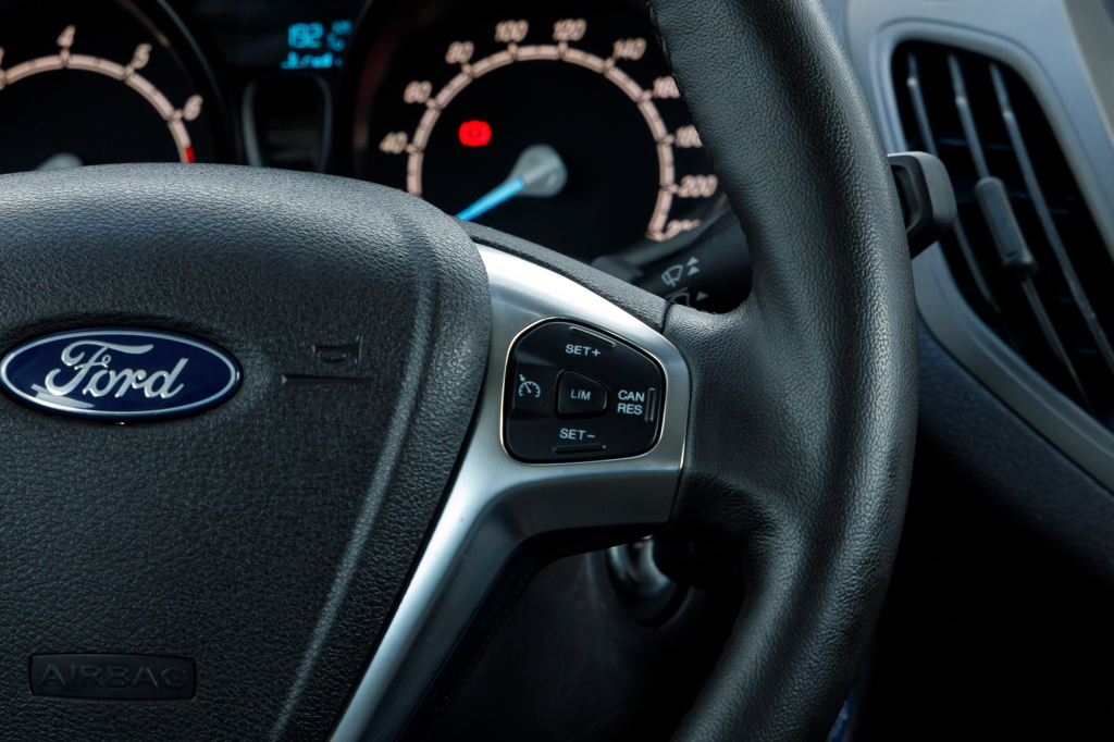 Ford Courier 2017 фото 22