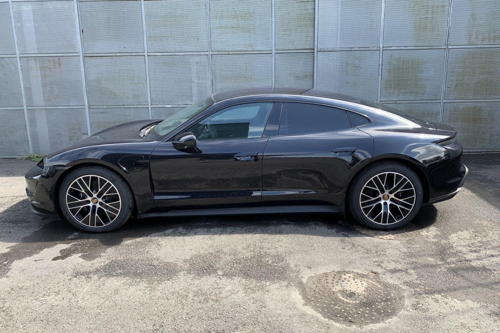 Porsche Taycan 2021 фото 4