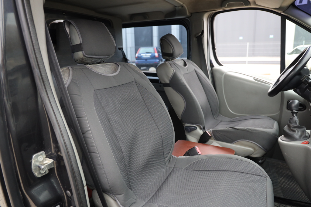 Renault Trafic 2009 photo 11