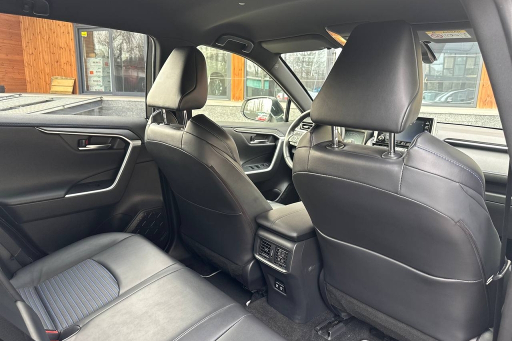 Toyota RAV4 EV Hybrid 2020 photo 16