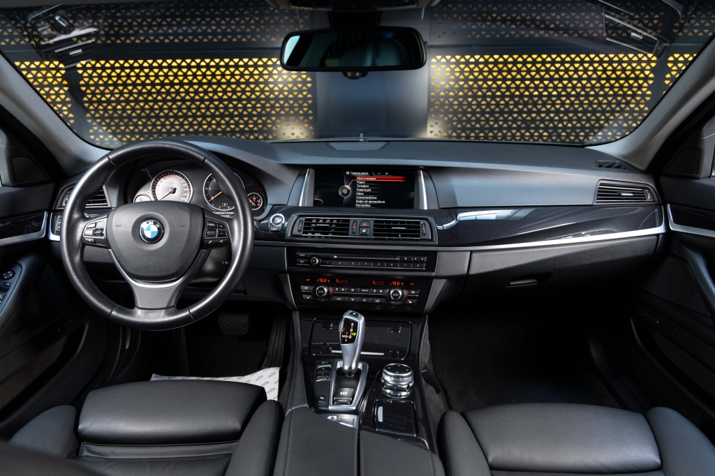 BMW 5 Series 2015 photo 28