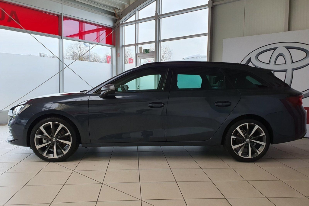 SEAT Leon ST 2020 photo 2