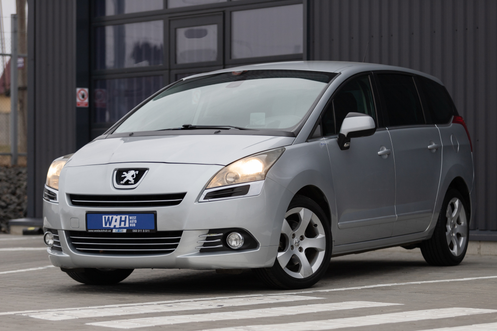 Peugeot 5008 2010 photo 1