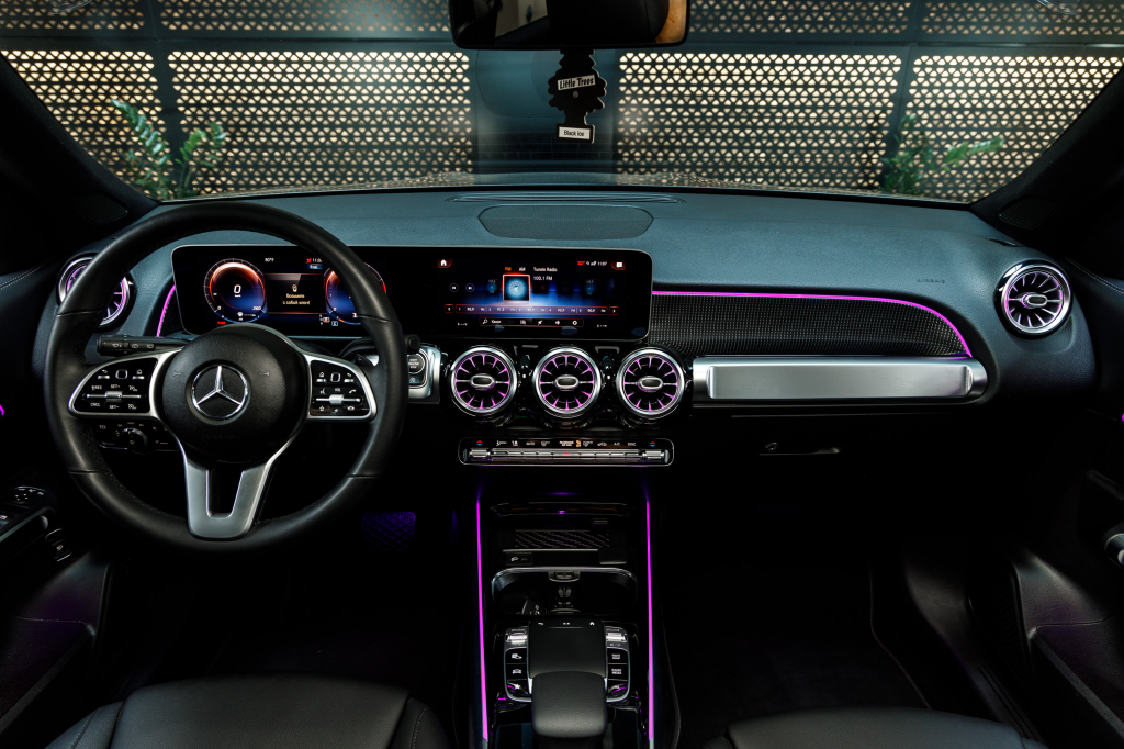 Mercedes-Benz GLB-Class 250 2020 photo 13