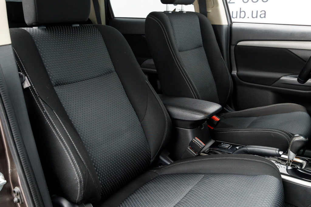 Mitsubishi Outlander 2018 фото 13