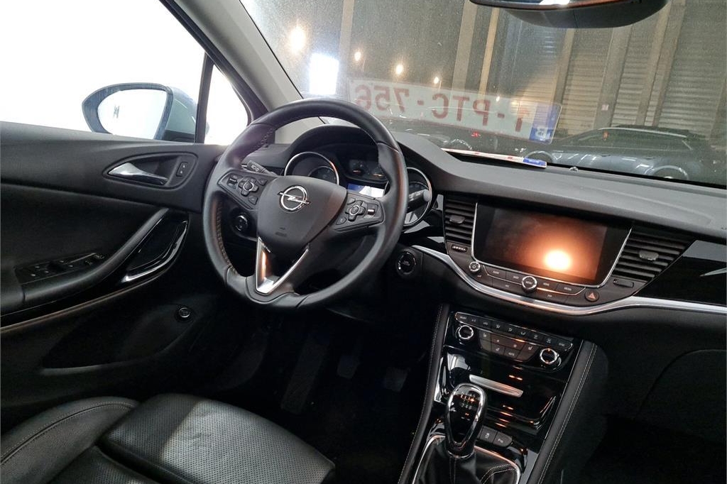 Opel Astra Sports Tourer 2016 фото 7