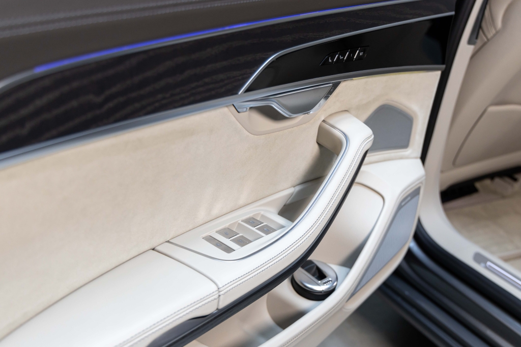 Audi A8 L 2018 фото 35