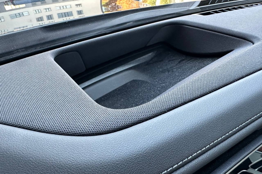 BMW 740 2023 фото 15