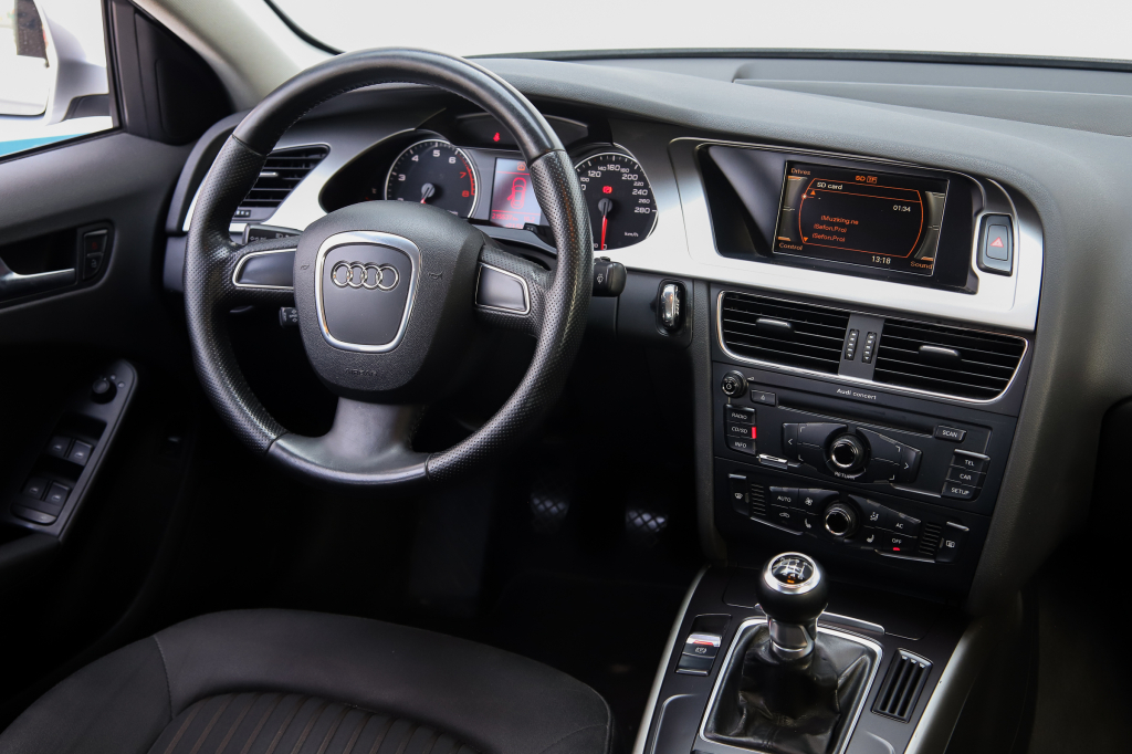 Audi A4 2008 фото 32