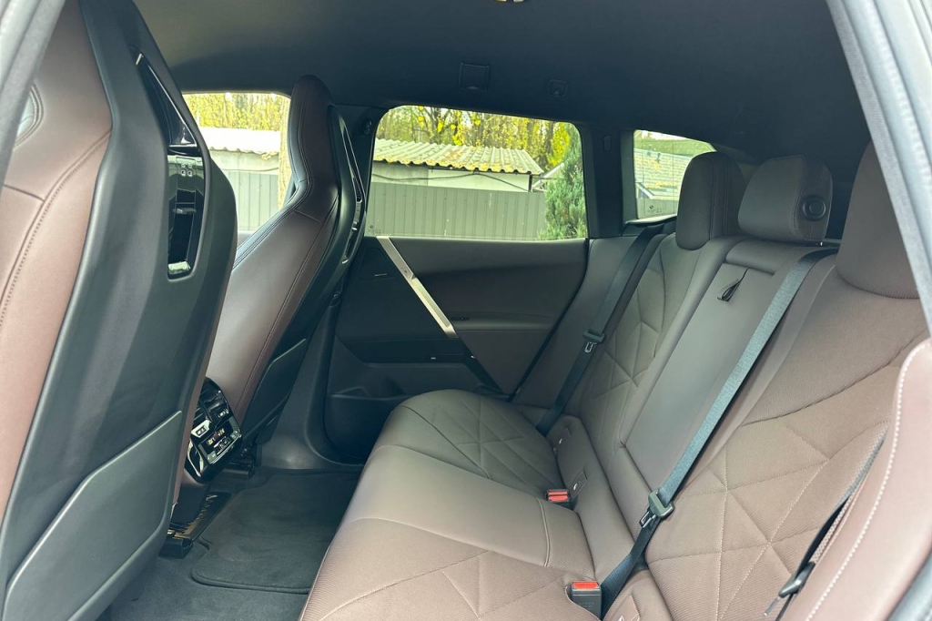 BMW iX xDrive40 2021 фото 15