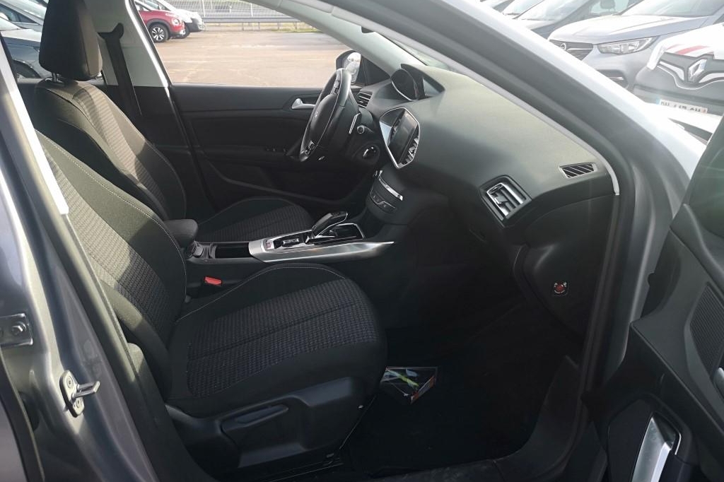 Peugeot 308 SW 2018 фото 1