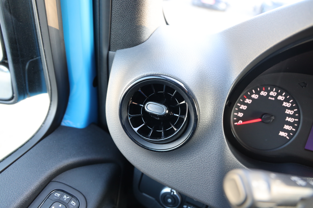 Mercedes-Benz Sprinter 2023 фото 23