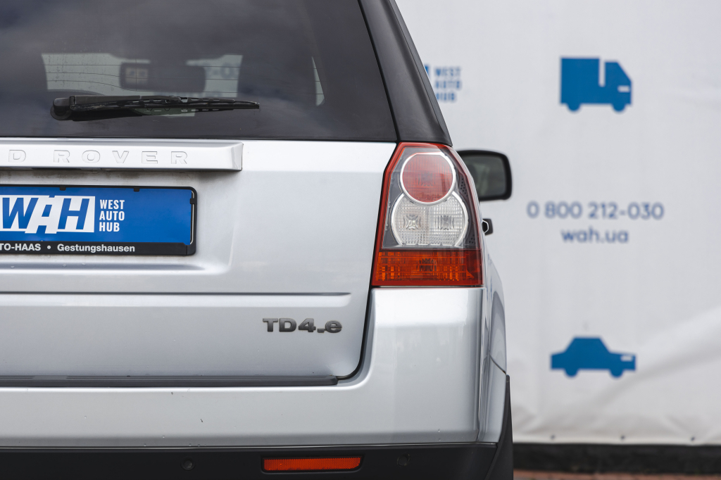 Land Rover Freelander 2010 фото 9