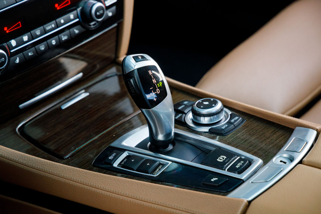BMW 740 Li 2011 photo 7
