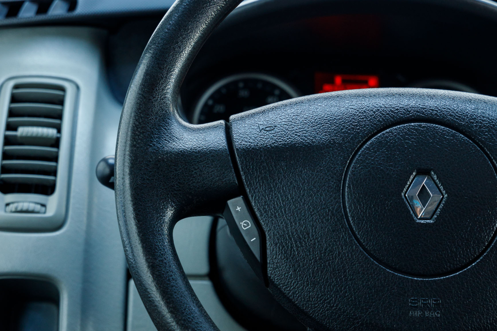 Renault Trafic пасс. 2012 фото 17