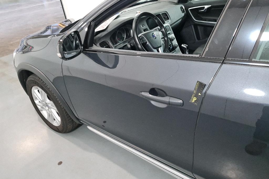 Volvo V60 Cross Country 2017 фото 17