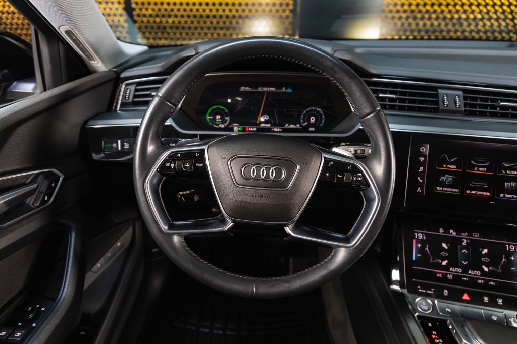 Audi e-tron 2019 photo 20
